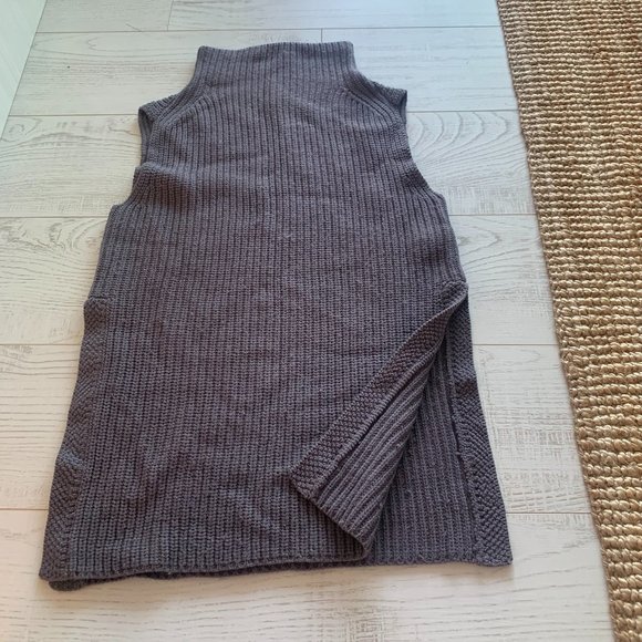 Aritzia Wilfred mock neck vest knit sweater - Picture 1 of 1